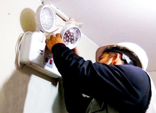 LUCES DE EMERGENCIA